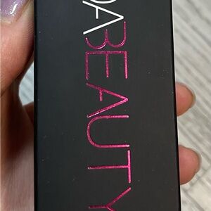 HUDA BEAUTY Bold Pink Lip Color